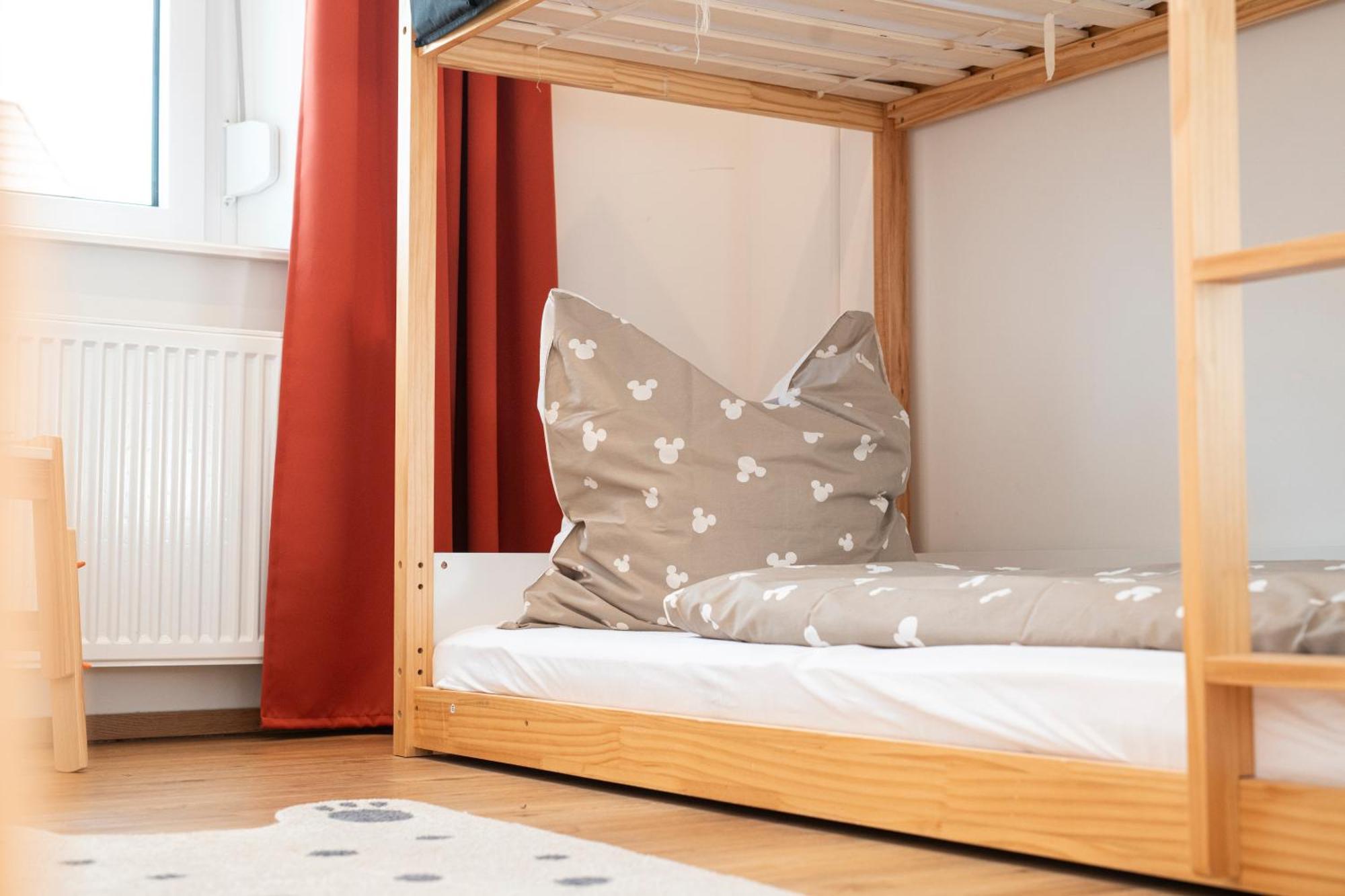 Bunter Hund Apartments - Zentrales Apartment, Parkplatz, Wintergarten, Kinderzimmer Ротенбург-на-Таубері Екстер'єр фото