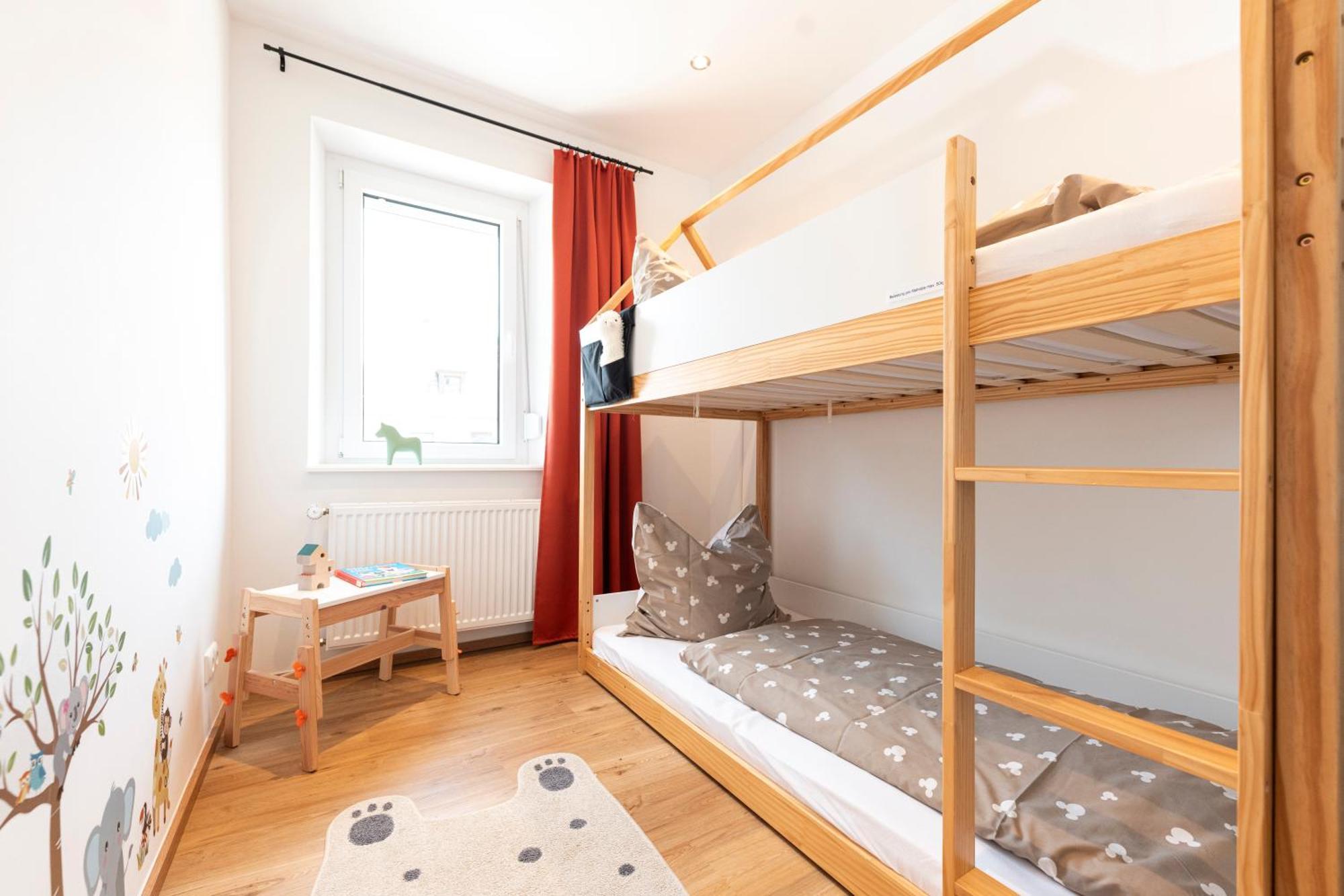 Bunter Hund Apartments - Zentrales Apartment, Parkplatz, Wintergarten, Kinderzimmer Ротенбург-на-Таубері Екстер'єр фото